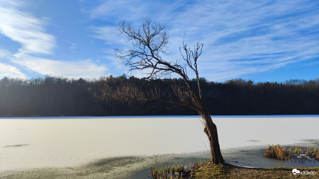 Befagyott Borostyàn-tó