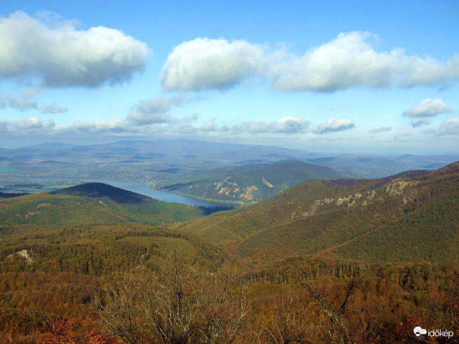 Felhők a táj fölött 