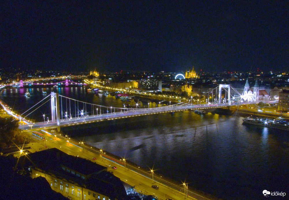 Budapest by night :)