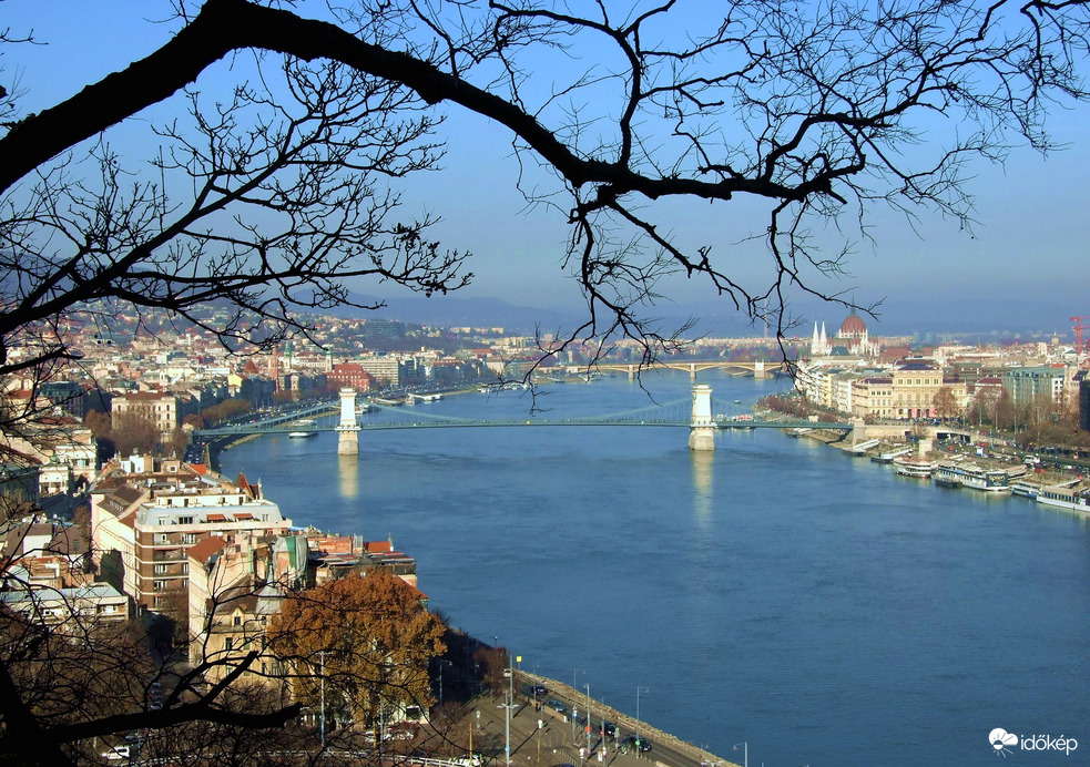 Verőfényes téli reggelen 