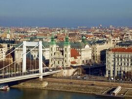 A pesti oldal a Gellért-hegyről 