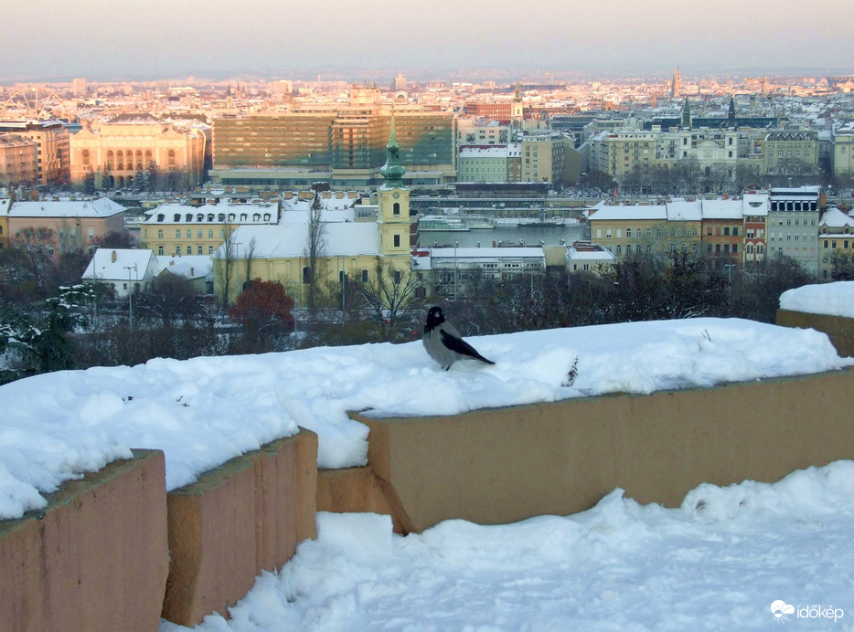 Pózolás városi háttérrel :) 