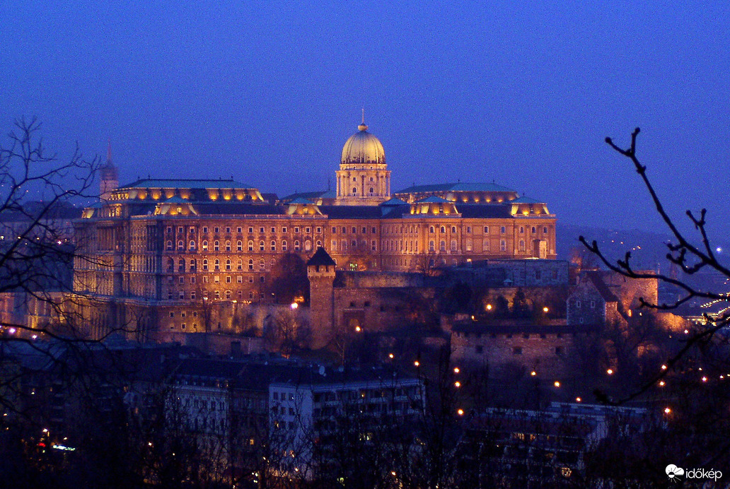 Áll még jó Buda vára :)