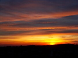 2026 első napnyugtája Noszvajon