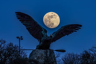 Tegnap esti 96%-os Hold ébred Tatabányán, a Turul felett