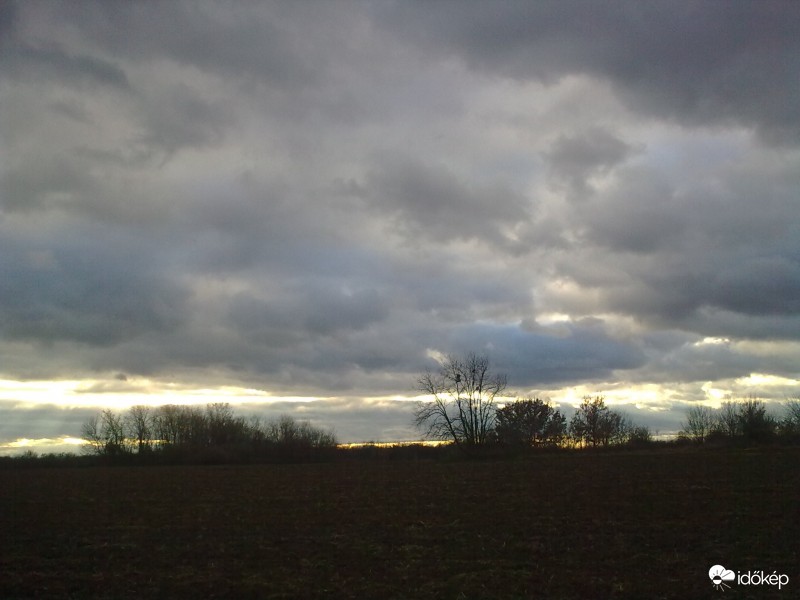 Délutáni felhőjáték