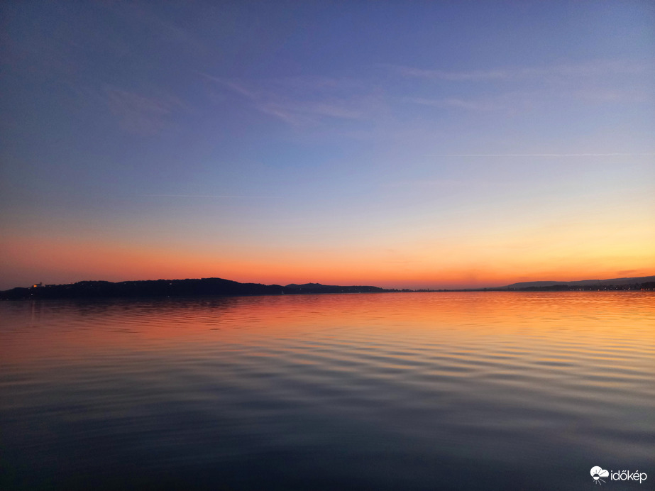 Naplemente a Balatonon vitorlásról