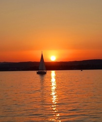 Csodás naplemente a Balcsi közepéről...