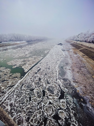 A befagyott Tisza... 4.