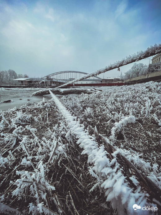 A befagyott Tisza... 12.