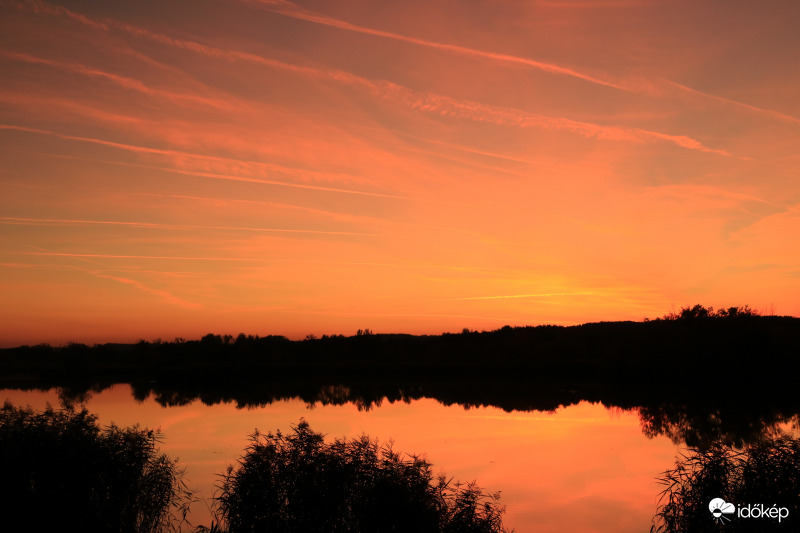 Naplementén túli színes világ