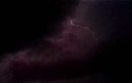 Éjszakai villámparádé(: