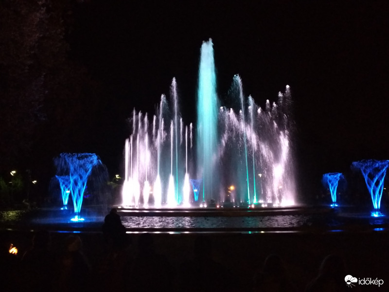 Margitszigeti Zenélő Szökőkút este