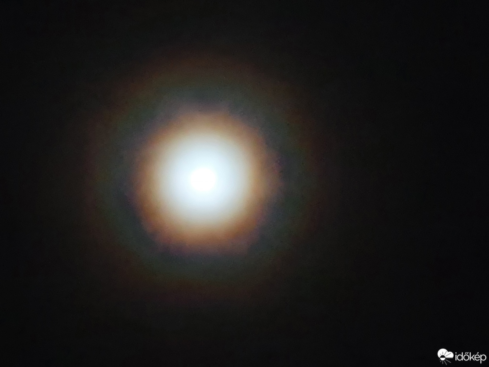 Ma esti holdkoszorú