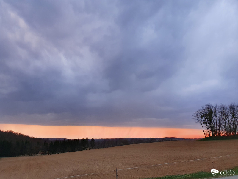 Ég és föld között...