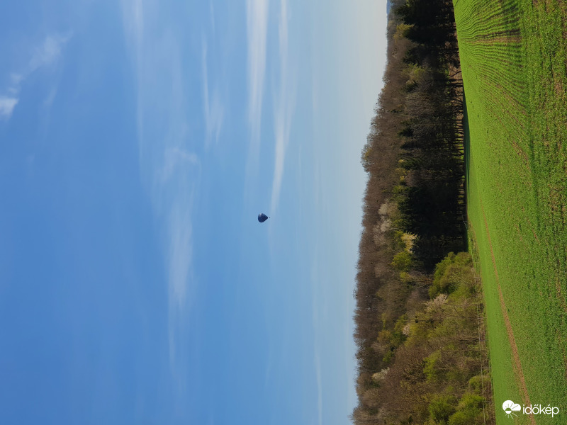 Gyönyörű kirándulóidő...levegőben is ;)