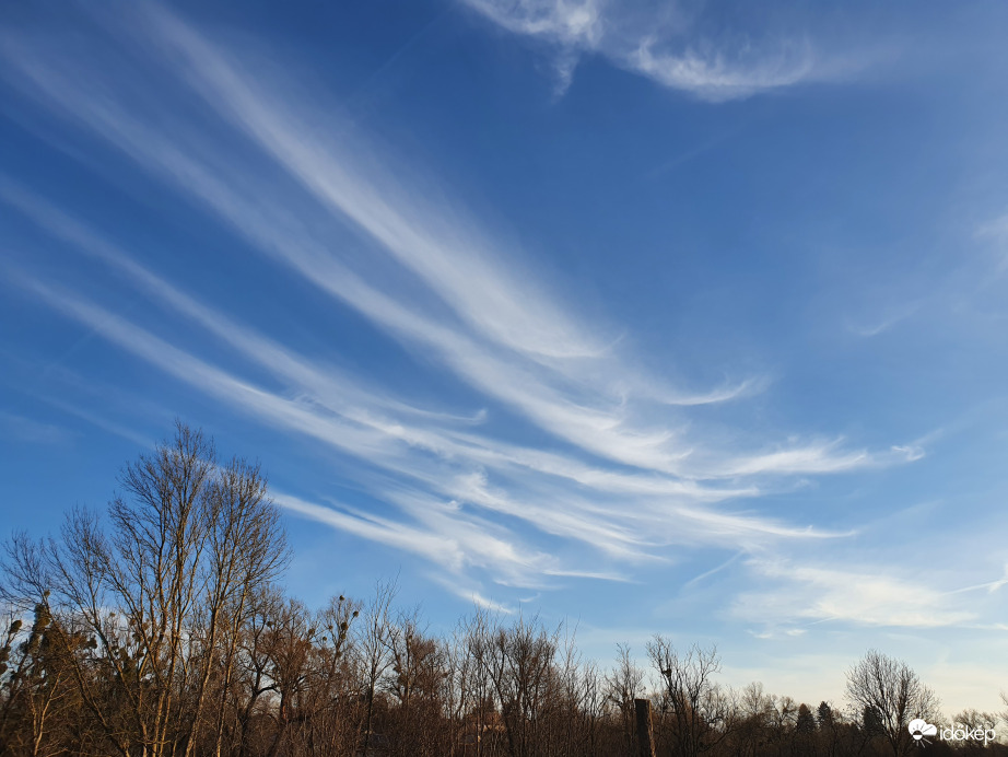 Szélfújta felhőcskék 2.0