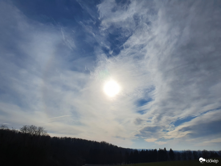 Részleges naphalo 13:23-kor még mindig látható :)
