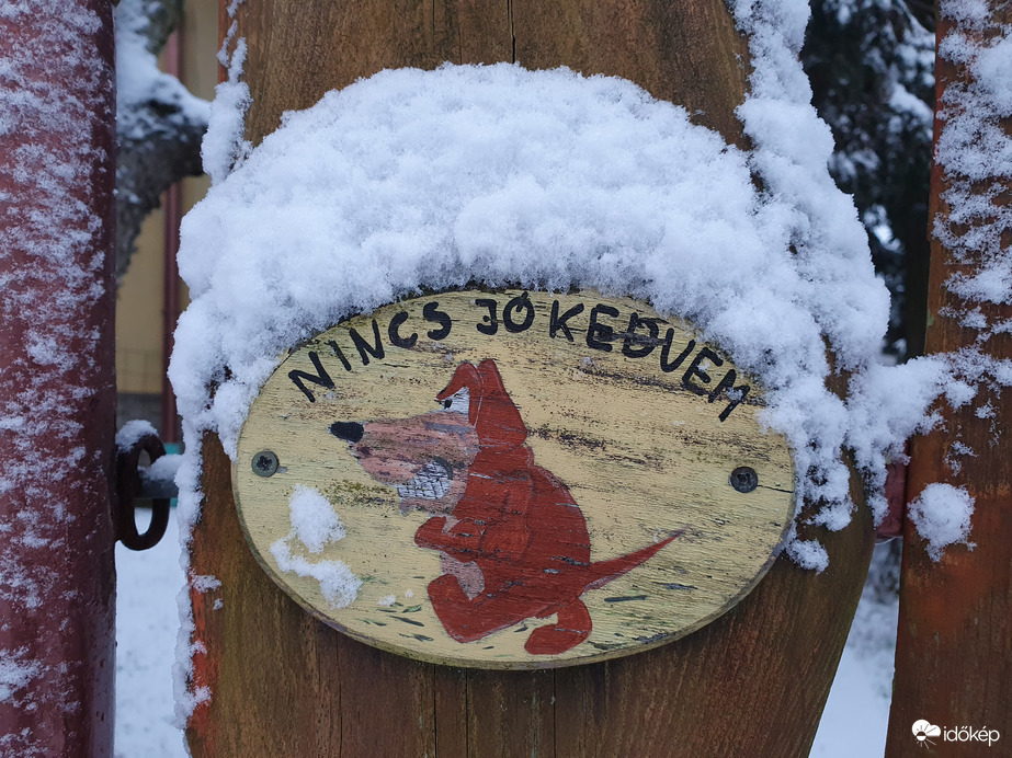 De nekem igen...végre eltakarta a hó a tájat :)