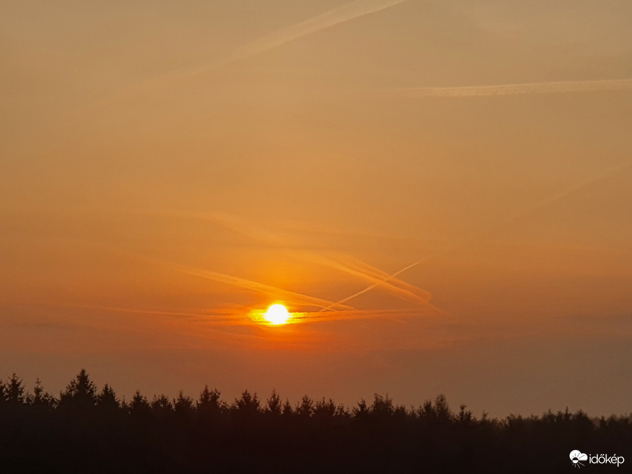 Szerda ködös napkelte