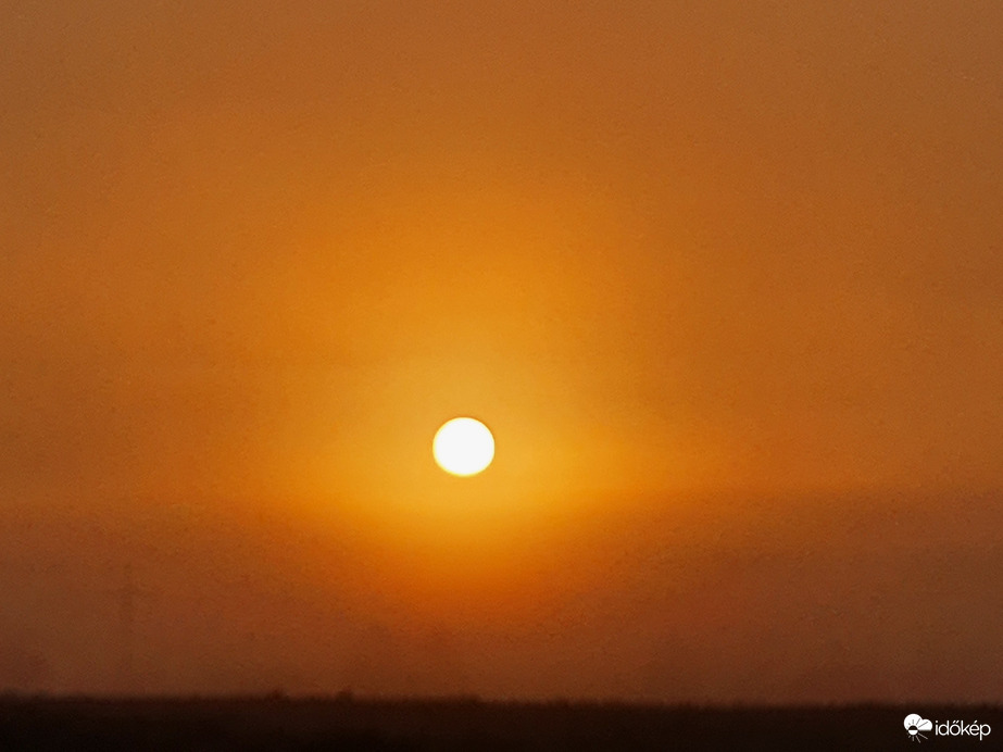 Enyhe köd vs Nap