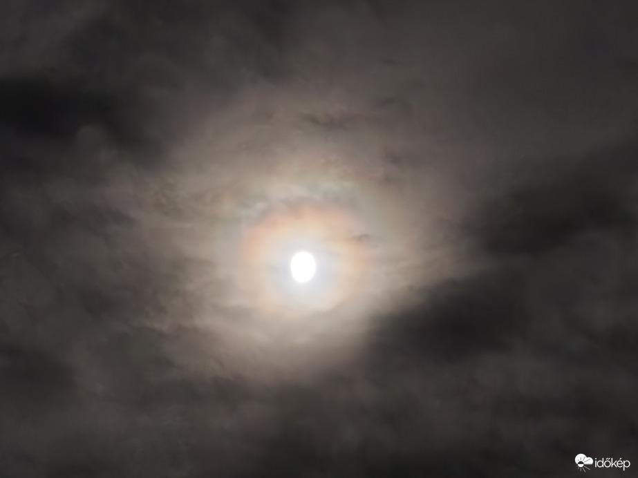 Holdkoszorú alakulóban 11.05.