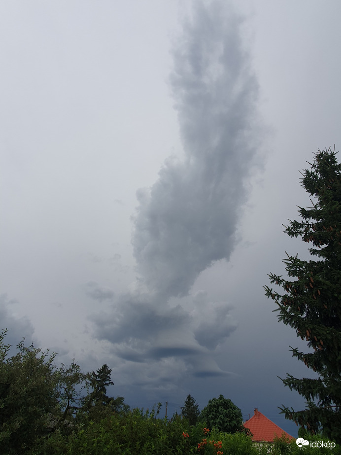 Eső előtti felhőcsoda