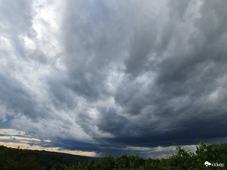 Egyre közelebb...Teskánd felett
