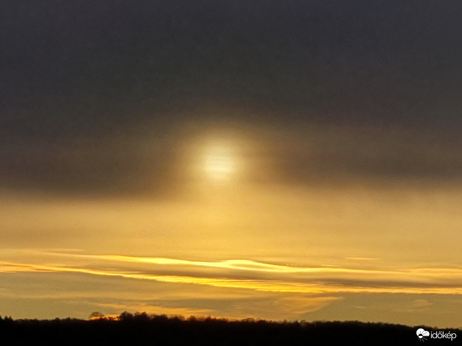 Nincs kedvem felkelni, elbújok