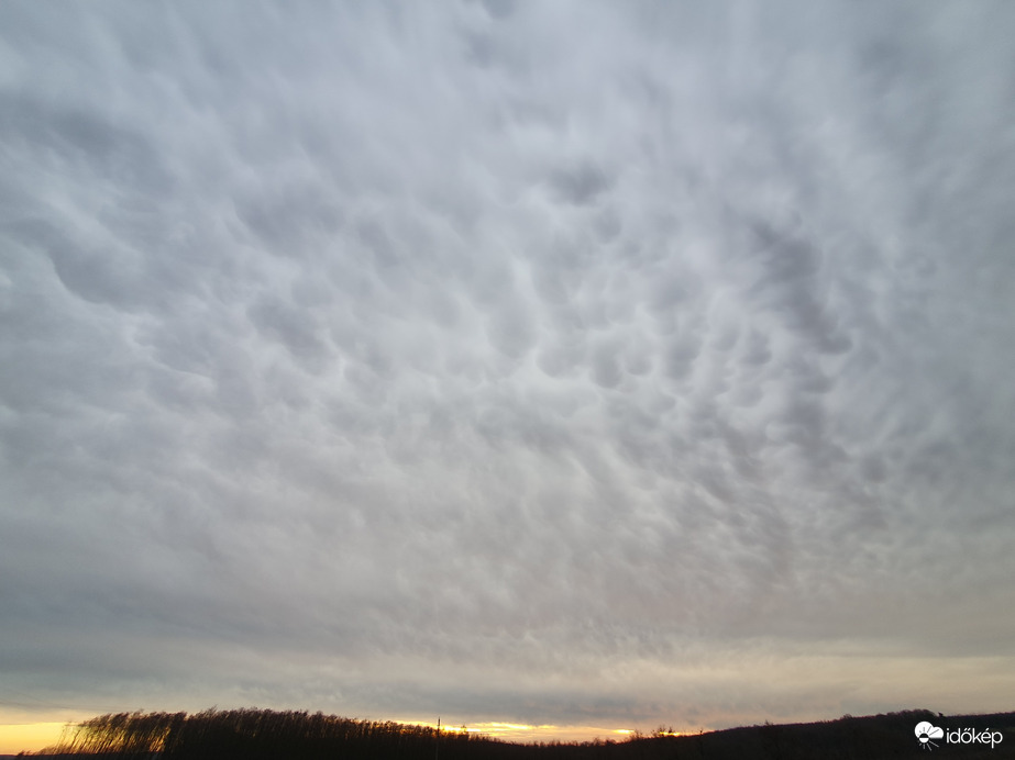 Karácsony délutáni égkép 12.25.