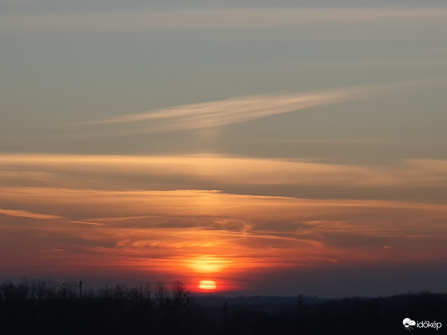 Halvány naposzlop 01.10.