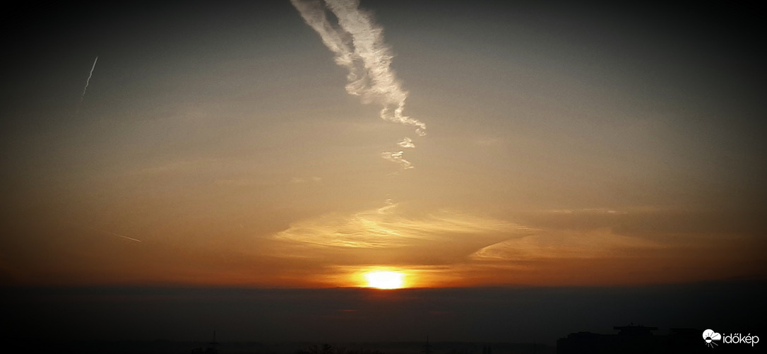 Jó reggelt mindenkinek! Miki, merre jársz? :) 