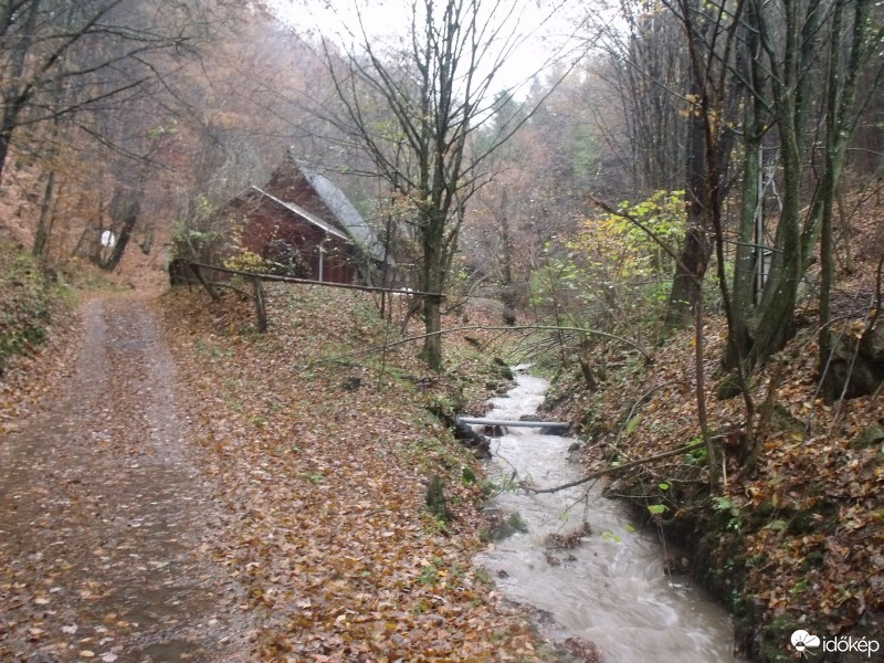 Háromhuta