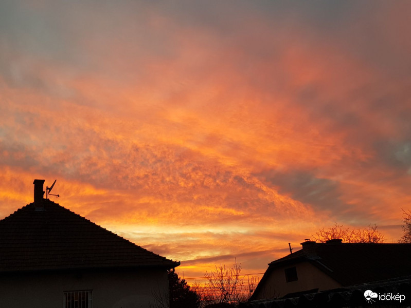 Az Óév naplemetéje