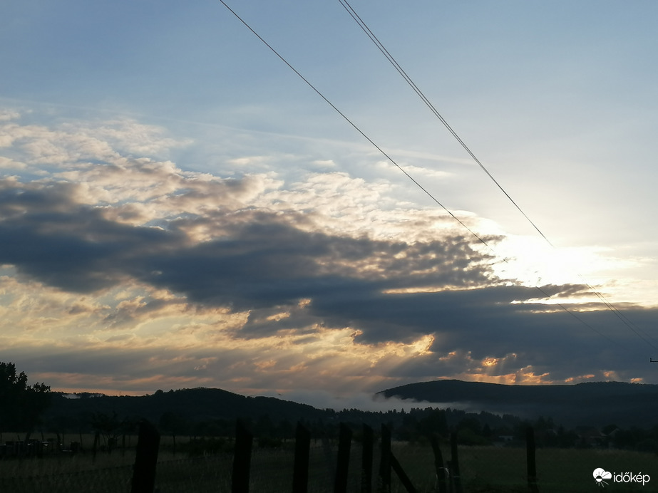 Reggeli fénysugarak. 