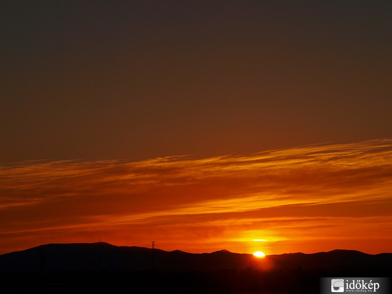 Mátrai naplemente az M3-as ról.