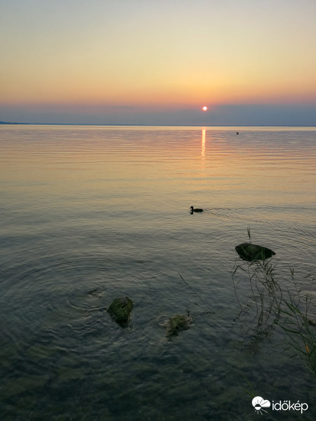 Napkelte a Balatonon