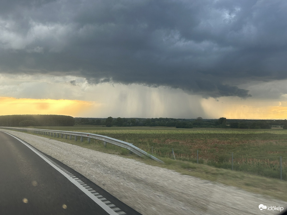 Amikro szó szerint leszakad az ég