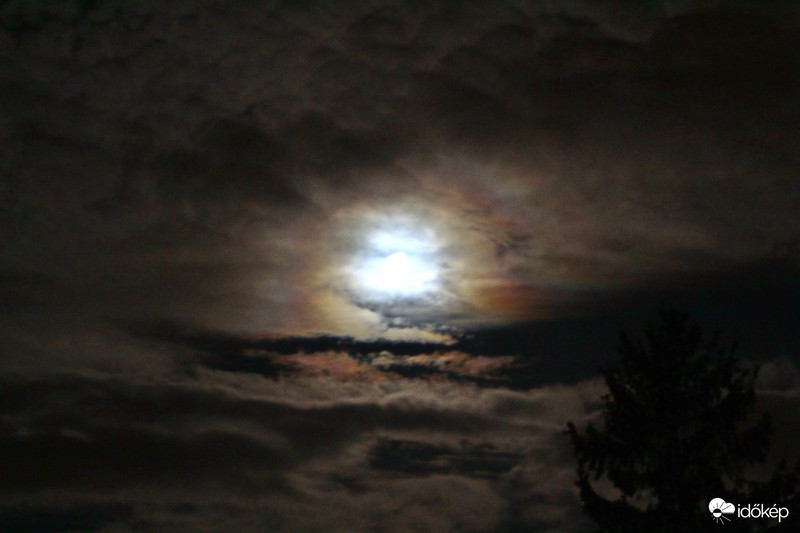 Reggeli holdkoszorú