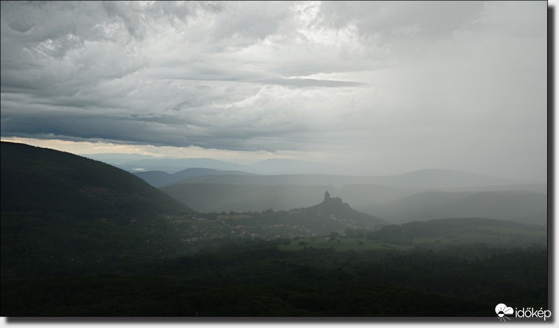 Egy nyári zápor a salgói várból IV