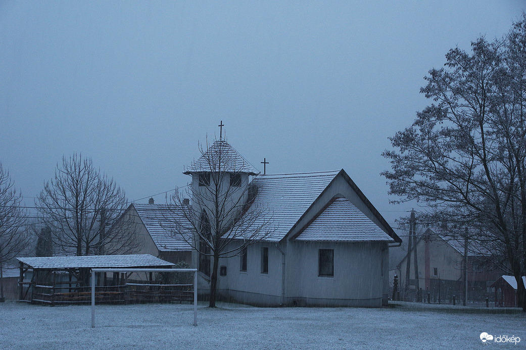 "Hull a hó és hózik..."