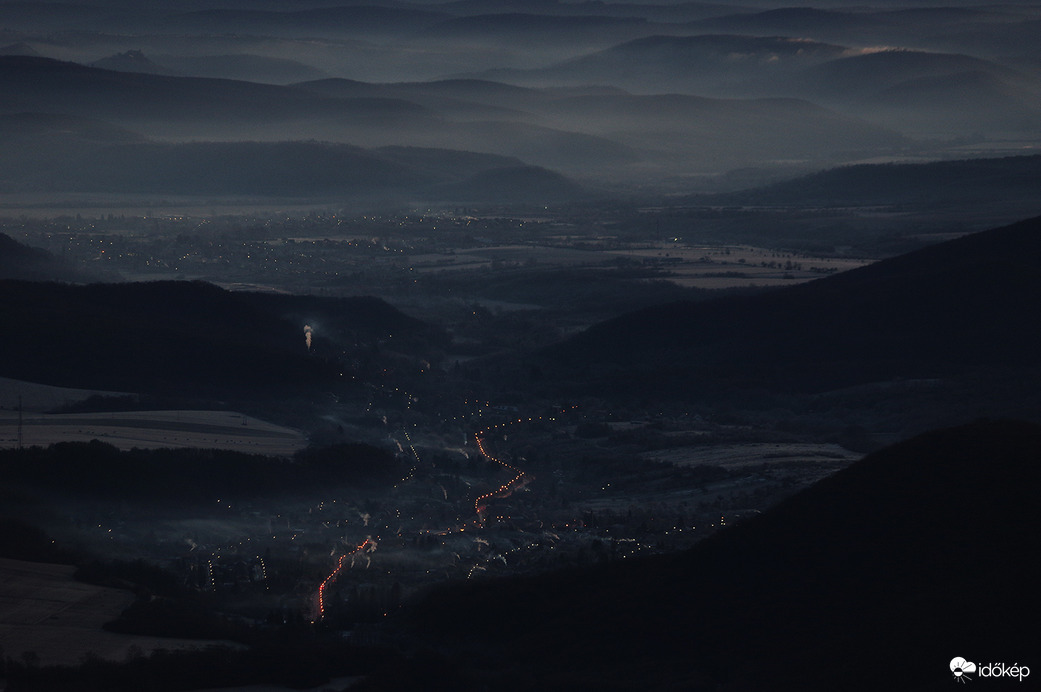 Hajnal a Galya-kilátóban