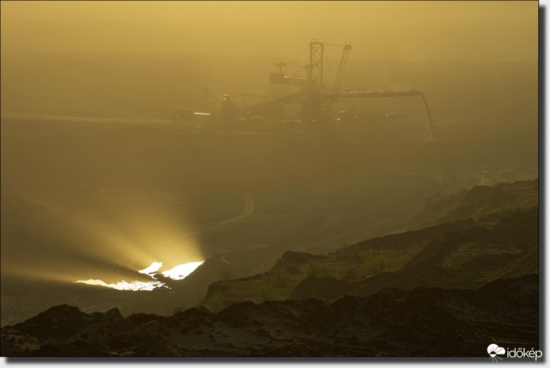 Megnyíltak a pokol kapui, avagy túl mélyre mentek le a gépek...