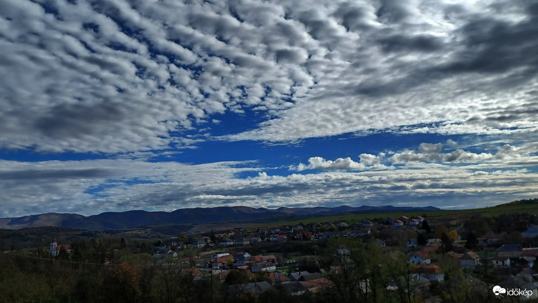 Felhők a Bükk hegység felett