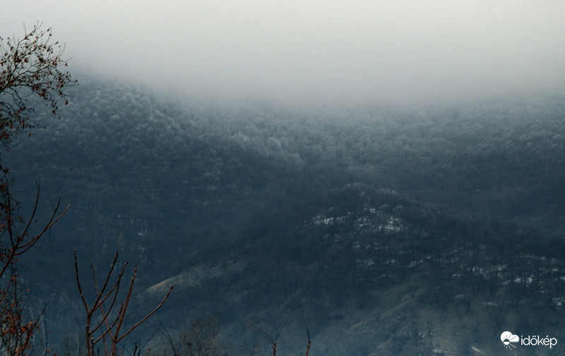 Börzsöny látképe Visegrádról ma délelőtt