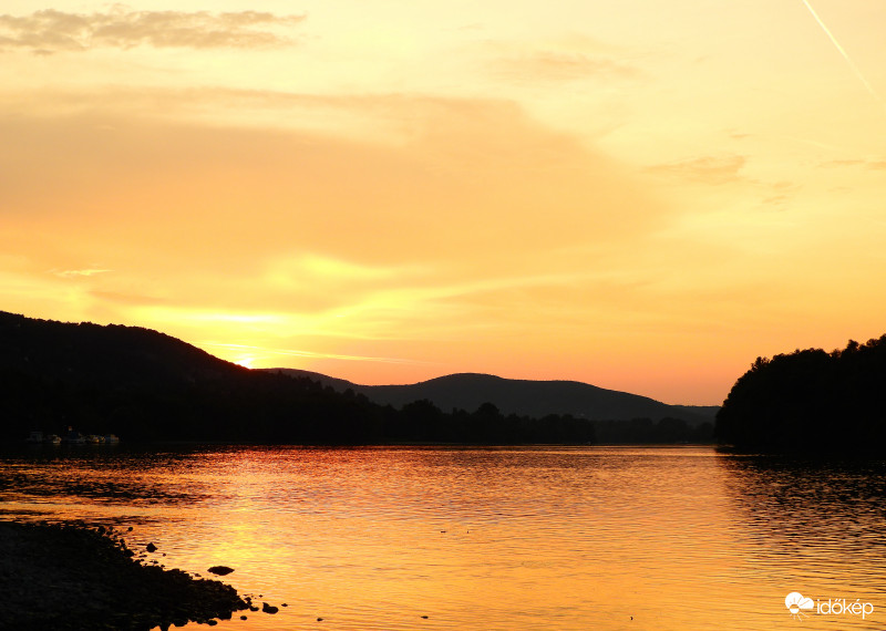 Ma esti naplemente a Dunakanyarban