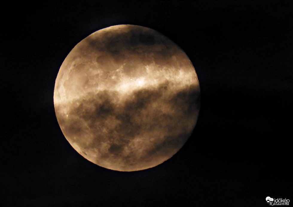 Telihold az újév 3. napján