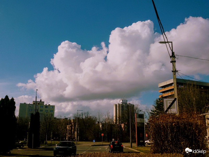 Felhők felett mindig