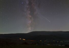 Tsuchinshan Atlas űstökös és a Tejút