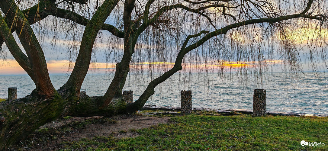 Naplemente Balatonkenesén